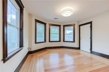 65 Burton Street 3, Bristol, Rhode Island 02809, HOA KỲ