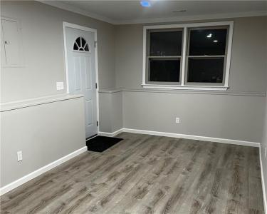 38 CLYDE Street A, West Warwick, 罗得岛 02893, 美国
