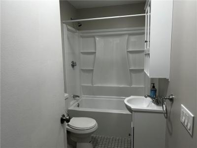 38 CLYDE Street A, West Warwick, 罗得岛 02893, 美国