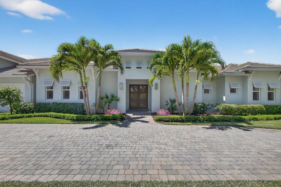 7748 SE Manhasset Place, HOBE SOUND GOLF CLUB, Hobe Sound, Florida 33455