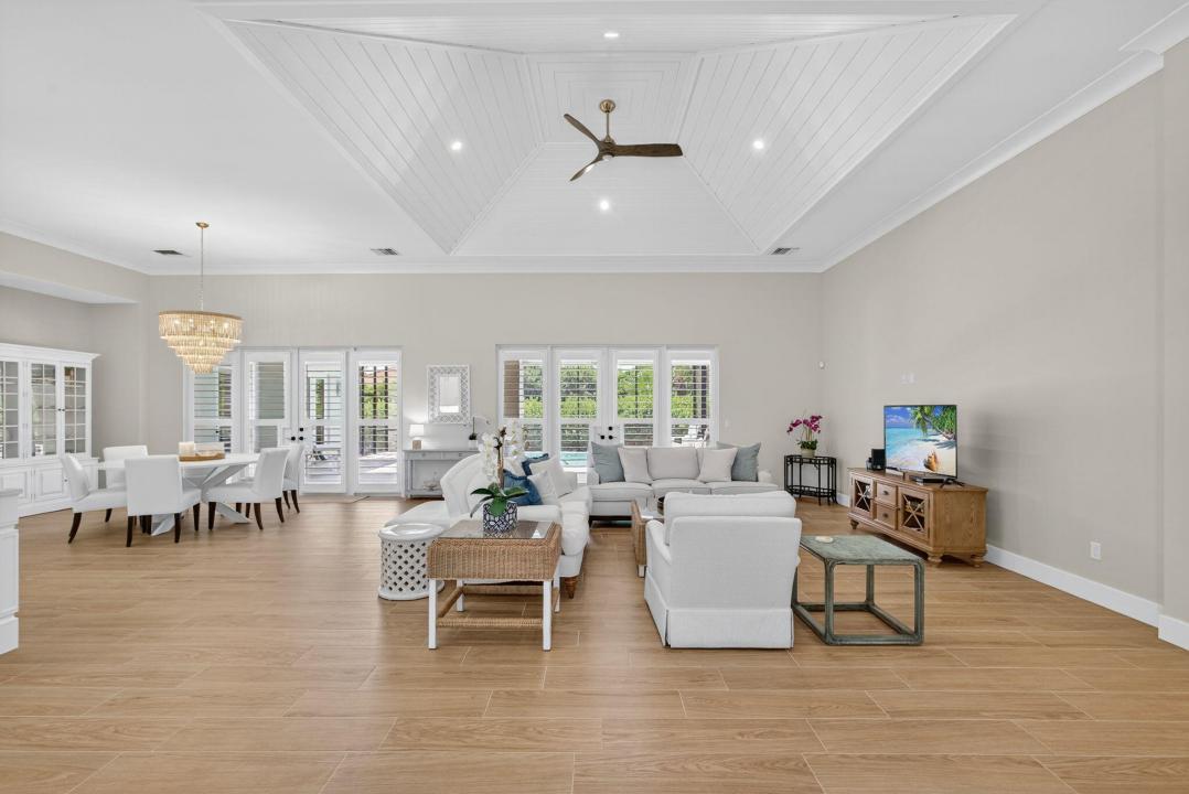 7748 SE Manhasset Place, HOBE SOUND GOLF CLUB, Hobe Sound, Florida 33455