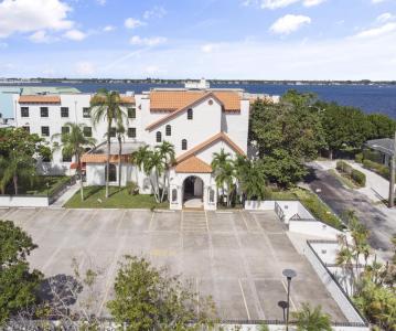221 SE Osceola Street, Stuart, Florida 34994