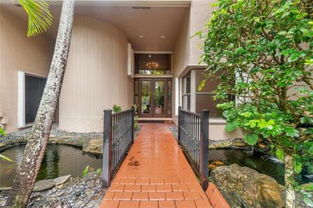 10111 Vestal Ct, Coral Springs, Florida 33071