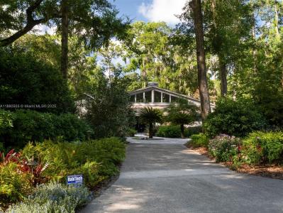 2261 NW 24th Ave, Gainesville, Florida 32605, USA