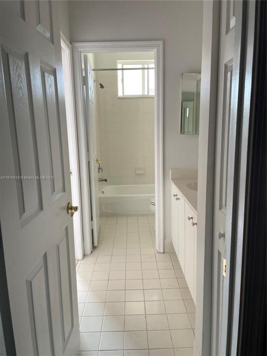 2904 NW 33rd Ter, Lauderdale Lakes, Florida 33311