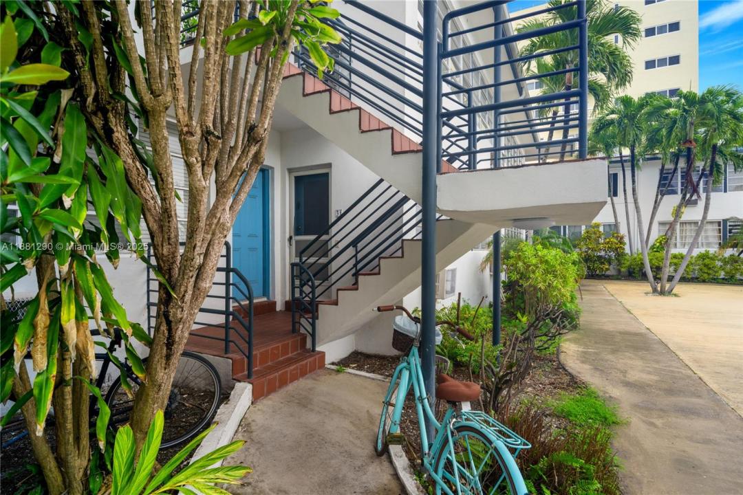 4710 Pine Tree Dr 31, Miami Beach, Florida 33140, Stati Uniti