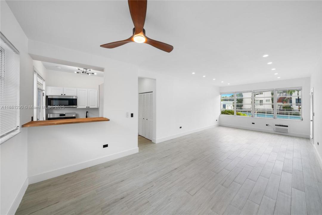 4710 Pine Tree Dr 31, Miami Beach, Florida 33140, Stati Uniti