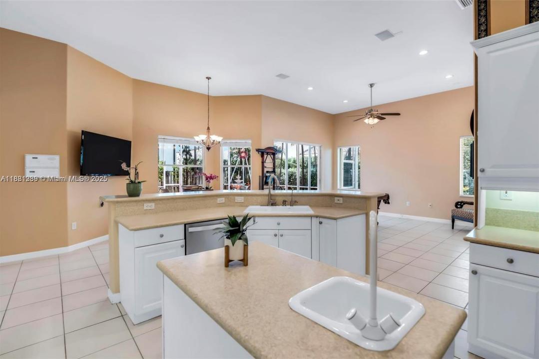 1925 NW 167th Ter, Pembroke Pines, Floride 33028, États-Unis