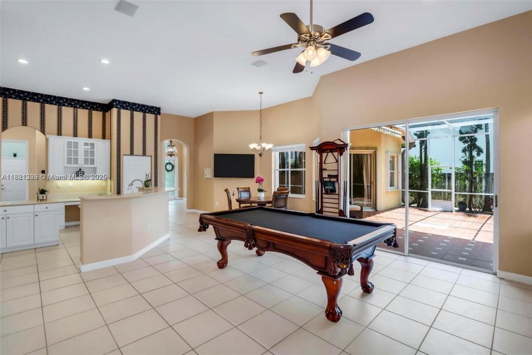 1925 NW 167th Ter, Pembroke Pines, Floride 33028, États-Unis