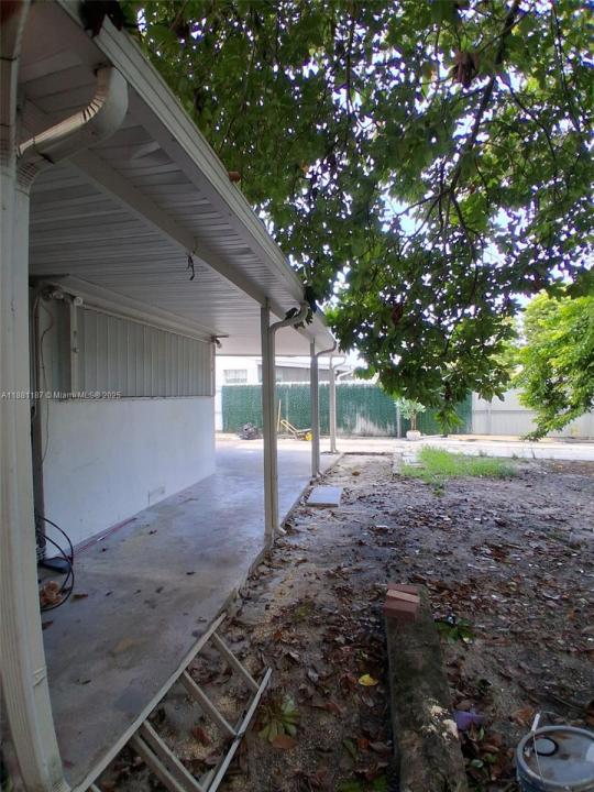 3052 SW 6th St, Miami, Florida 33135