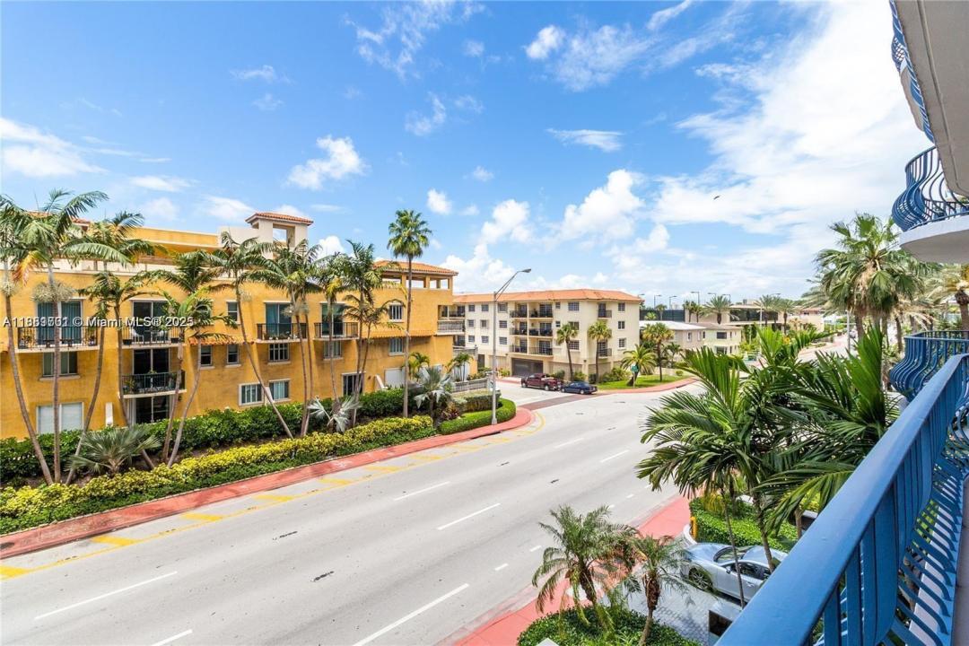 8877 Collins Ave 305, Surfside, Floride 33154, États-Unis