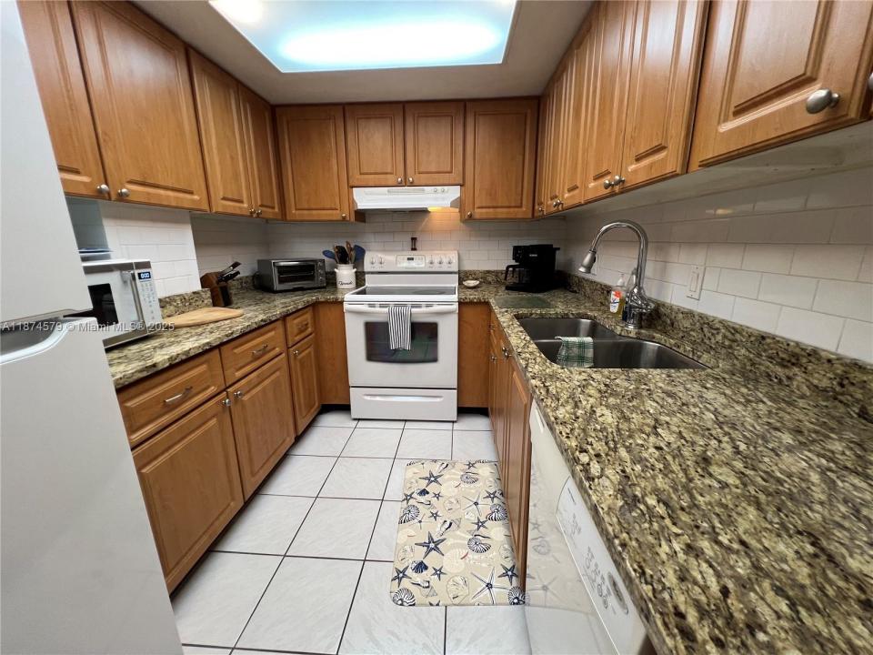125 Ocean Ave 603, Palm Beach Shores, Florida 33404