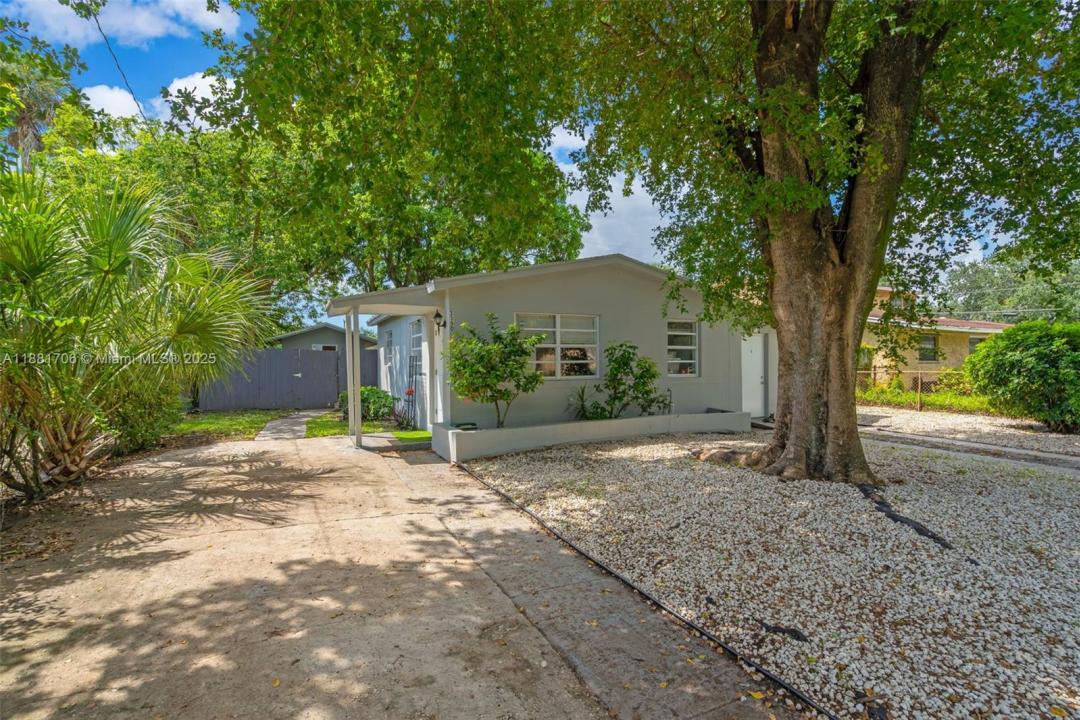 3380 NW 8th Pl, Lauderhill, Flórida 33311, Estados Unidos
