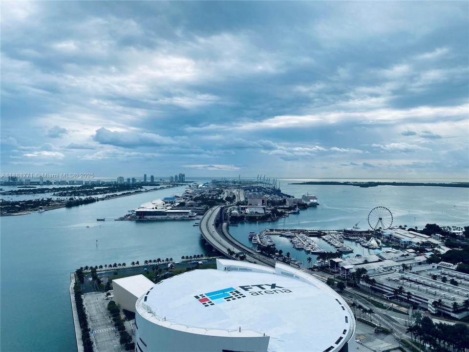 888 Biscayne Blvd 3001, Miami, Florida 33132