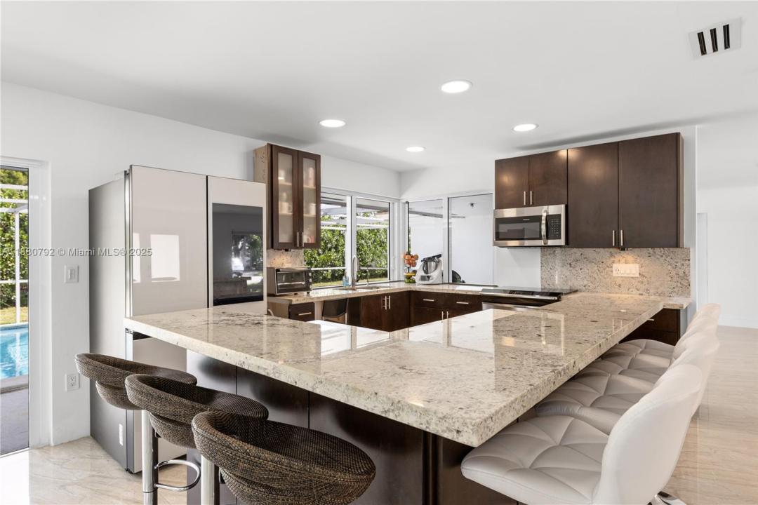 6895 Pinehurst Dr, Hialeah, Floride 33015, États-Unis