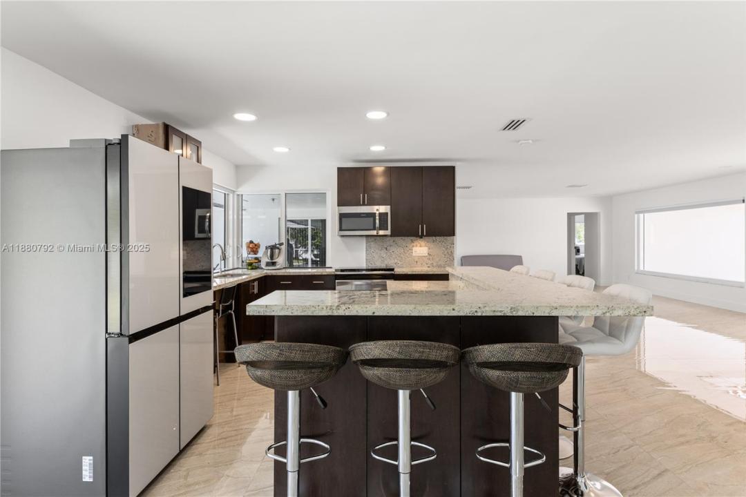 6895 Pinehurst Dr, Hialeah, Floride 33015, États-Unis