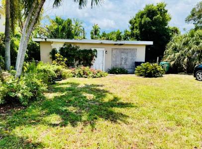 2616 NE 214th St, Miami, Florida 33180, USA