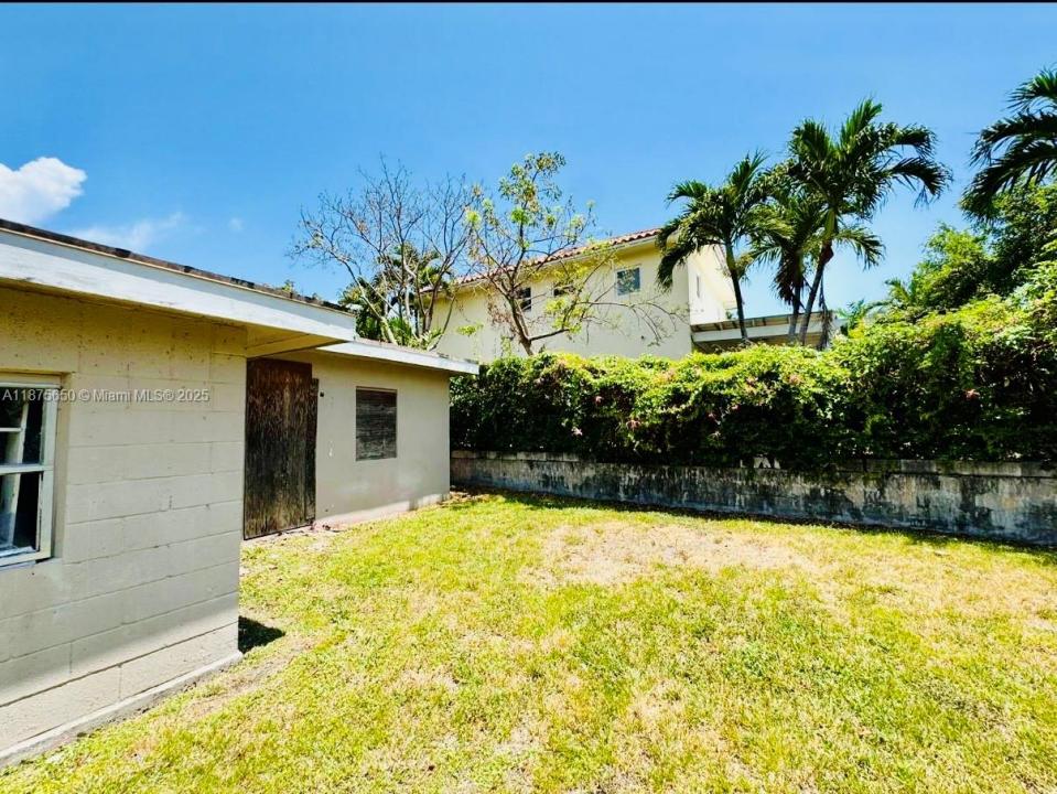 2616 NE 214th St, Miami, Florida 33180