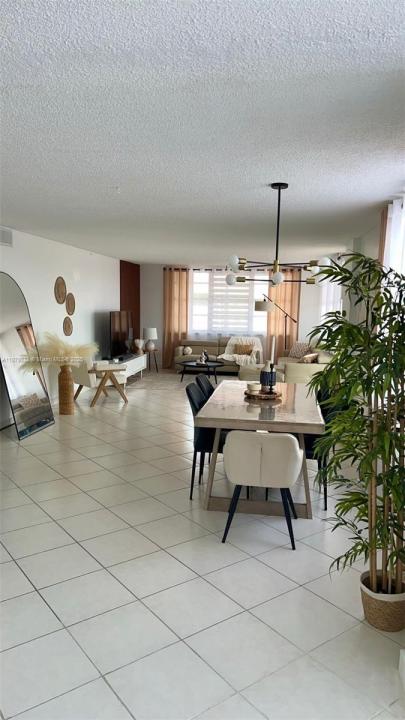 251 174th St 204, Sunny Isles Beach, Floride 33160, États-Unis