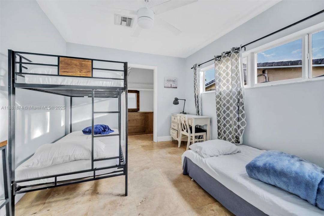 5207 Hayes St, Hollywood, Флорида 33021, Соединенные Штаты