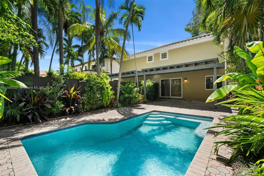 3143 Day Ave B, Miami, Florida 33133
