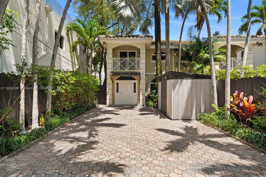 3143 Day Ave B, Miami, Florida 33133