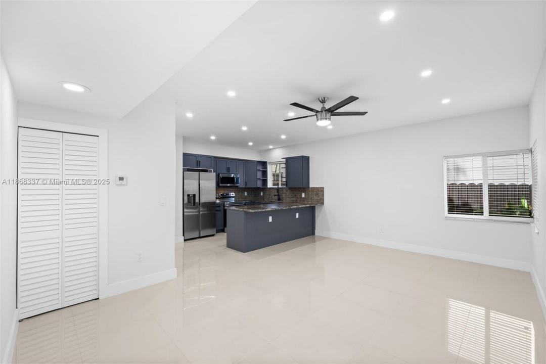 3143 Day Ave B, Miami, Florida 33133