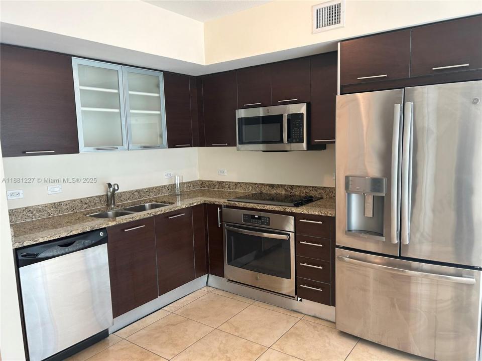 41 SE 5th St 1108, Miami, Florida 33131