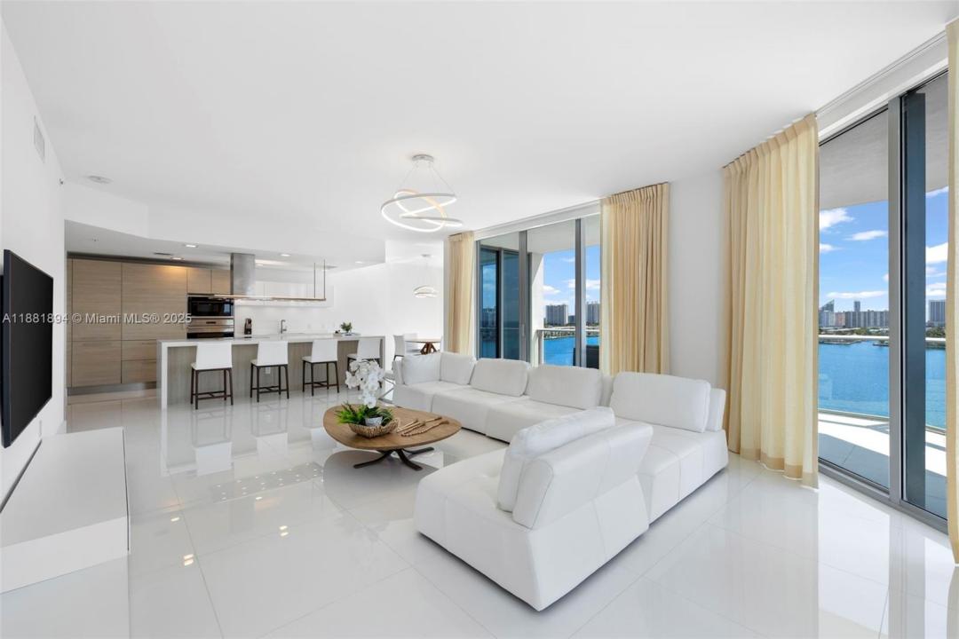 17111 Biscayne Blvd 1110, North Miami Beach, Florida 33160