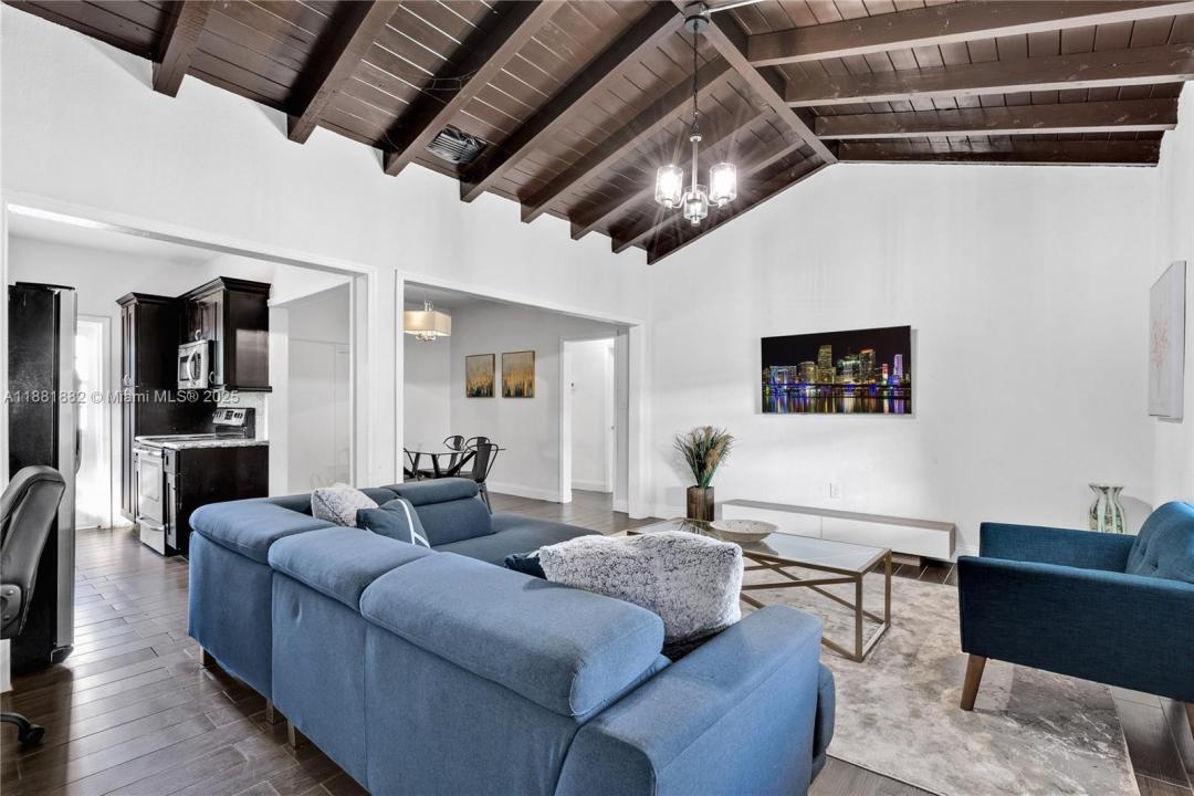 2315 SW 17th St., Miami, Florida 33145, HOA KỲ