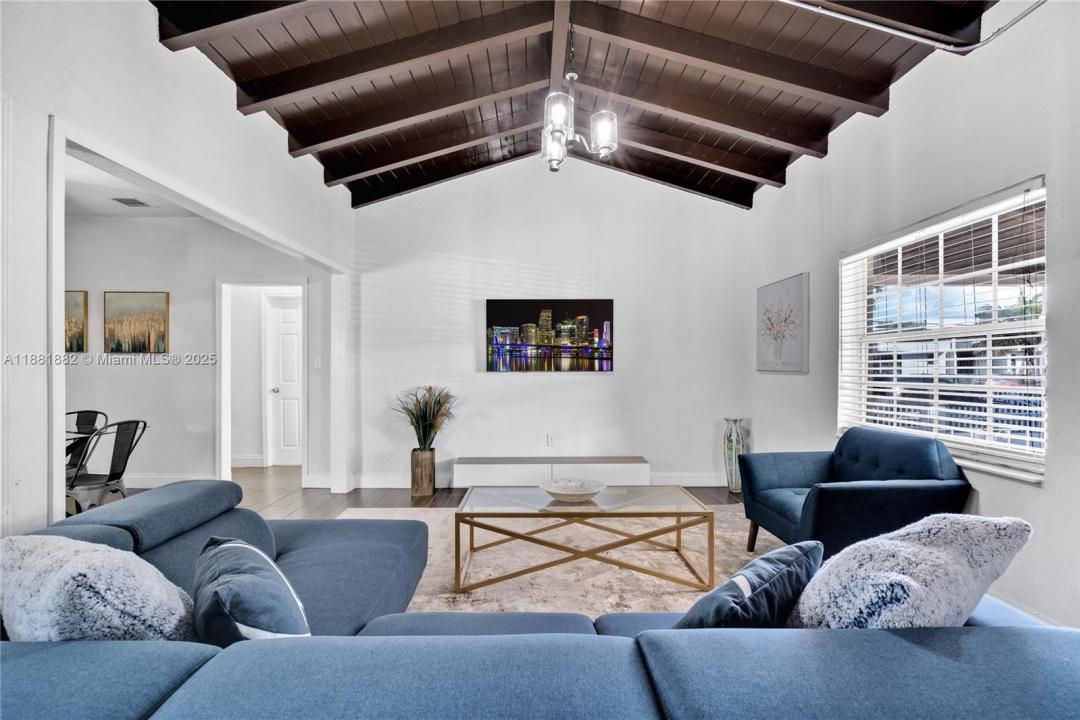 2315 SW 17th St., Miami, Florida 33145, HOA KỲ