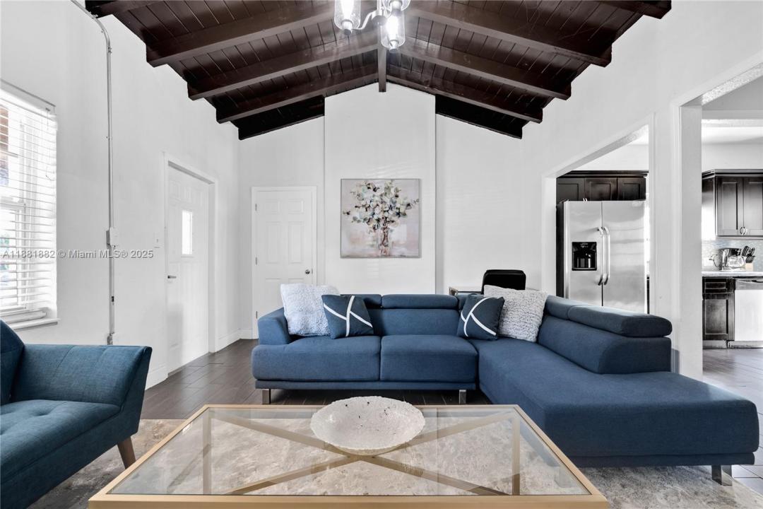 2315 SW 17th St., Miami, Florida 33145, HOA KỲ