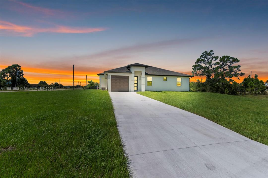 1110-1112 EISENHOWER BLVD, Lehigh Acres, Floride 33974, États-Unis