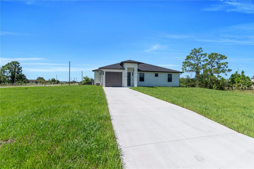 1110-1112 EISENHOWER BLVD, Lehigh Acres, Floride 33974, États-Unis