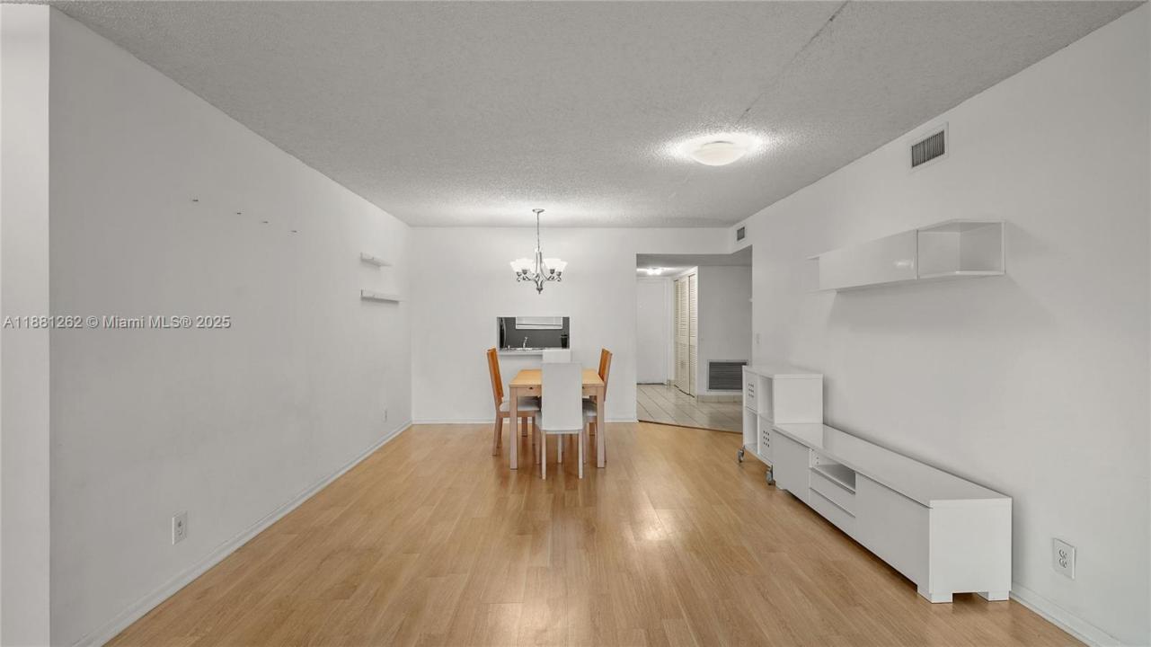 8771 Holly Ct 103, Tamarac, Florida 33321, Estados Unidos