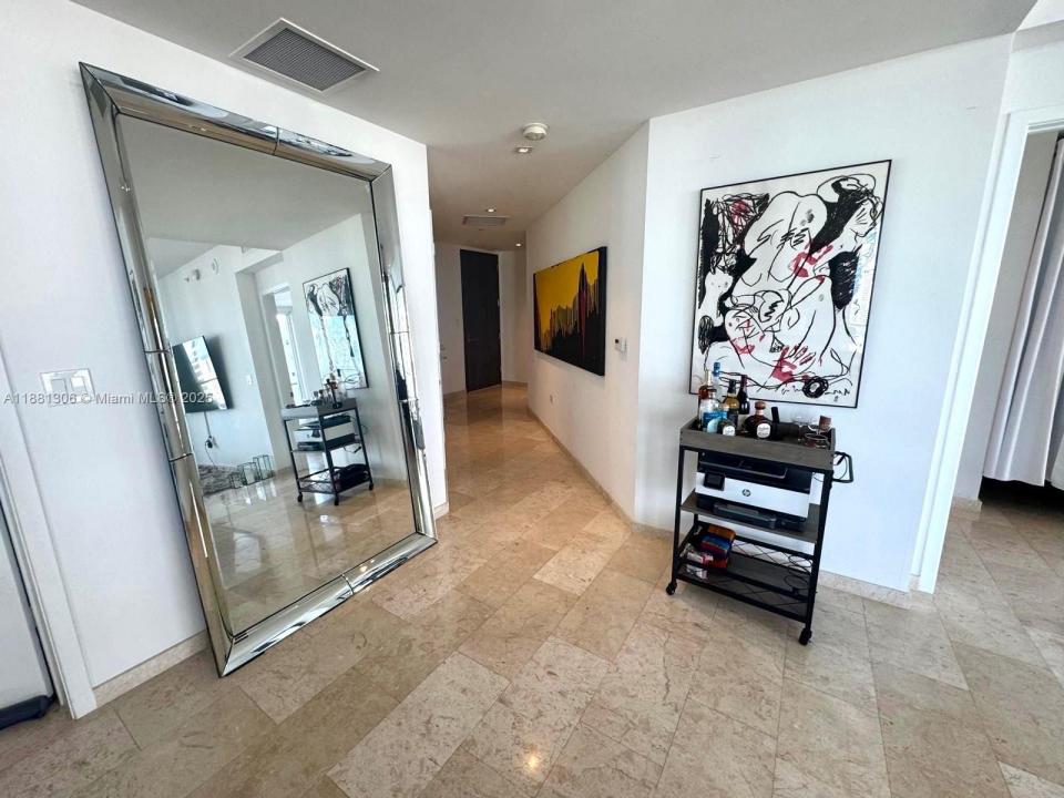 68 SE 6th St 2801, Miami, 佛罗里达州 33131, 美国