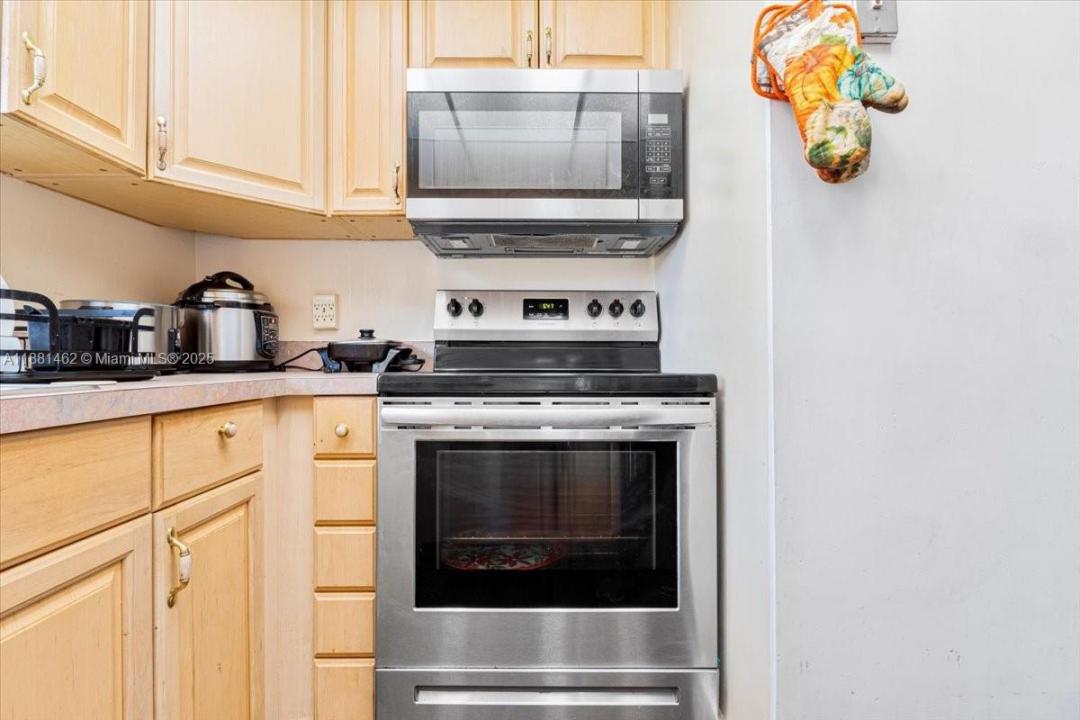 8105 Lagos De Campo Blvd J-2, Tamarac, Florida 33321, Estados Unidos