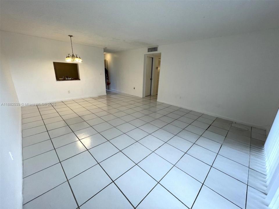 2800 NW 56th Ave A202, Lauderhill, Florida 33313, Estados Unidos