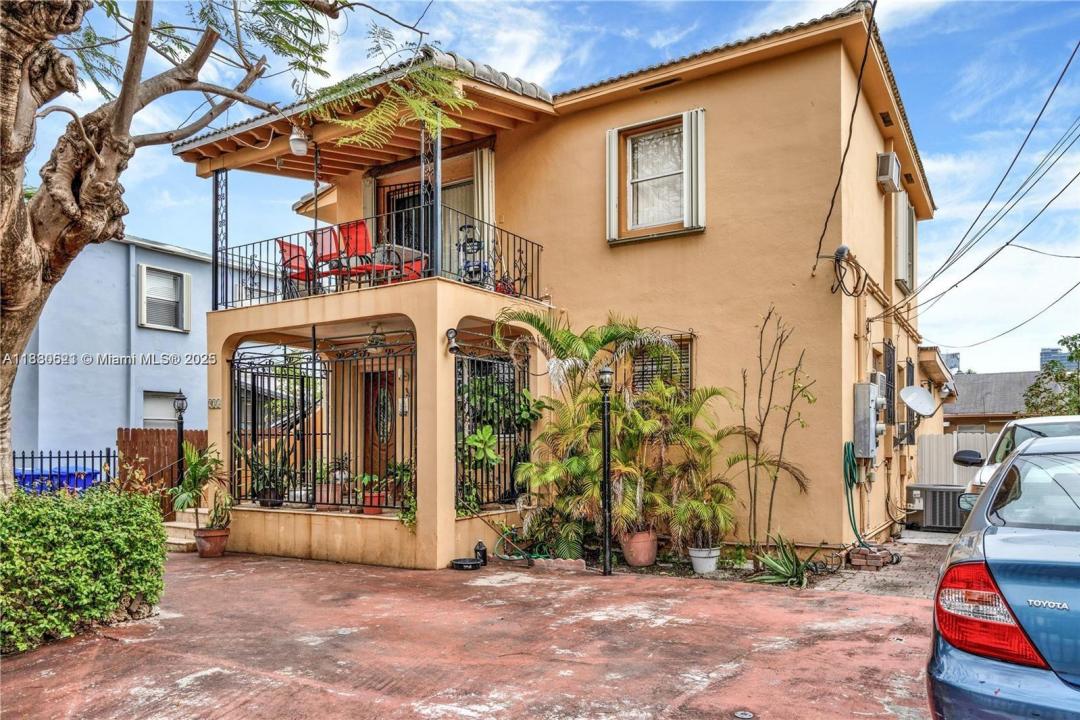 935 SW 11th Ave up, Miami, 佛罗里达州 33130, 美国