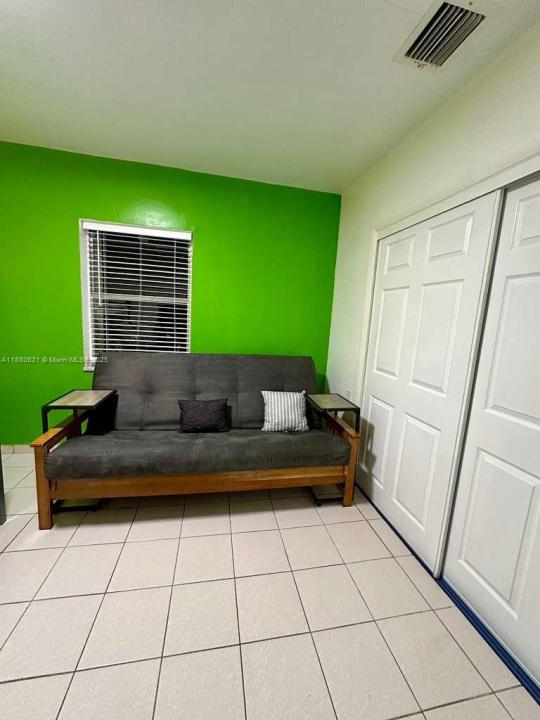 935 SW 11th Ave up, Miami, 佛罗里达州 33130, 美国