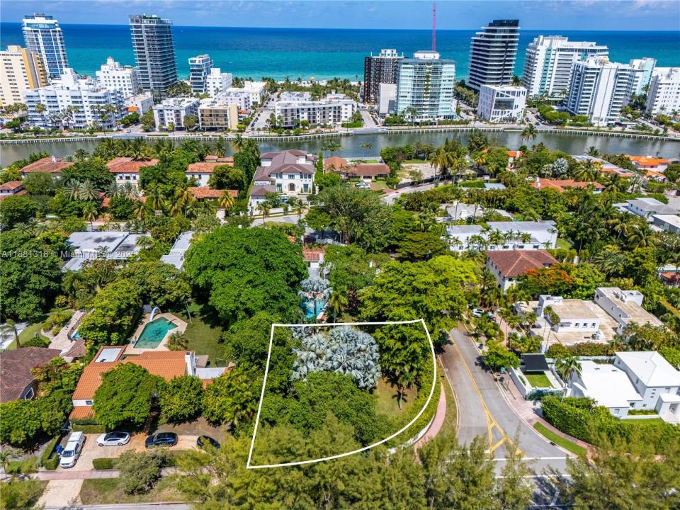 3501 Pine Tree Drive, Miami Beach, Florida 33140, Amerika Birleşik Devletleri