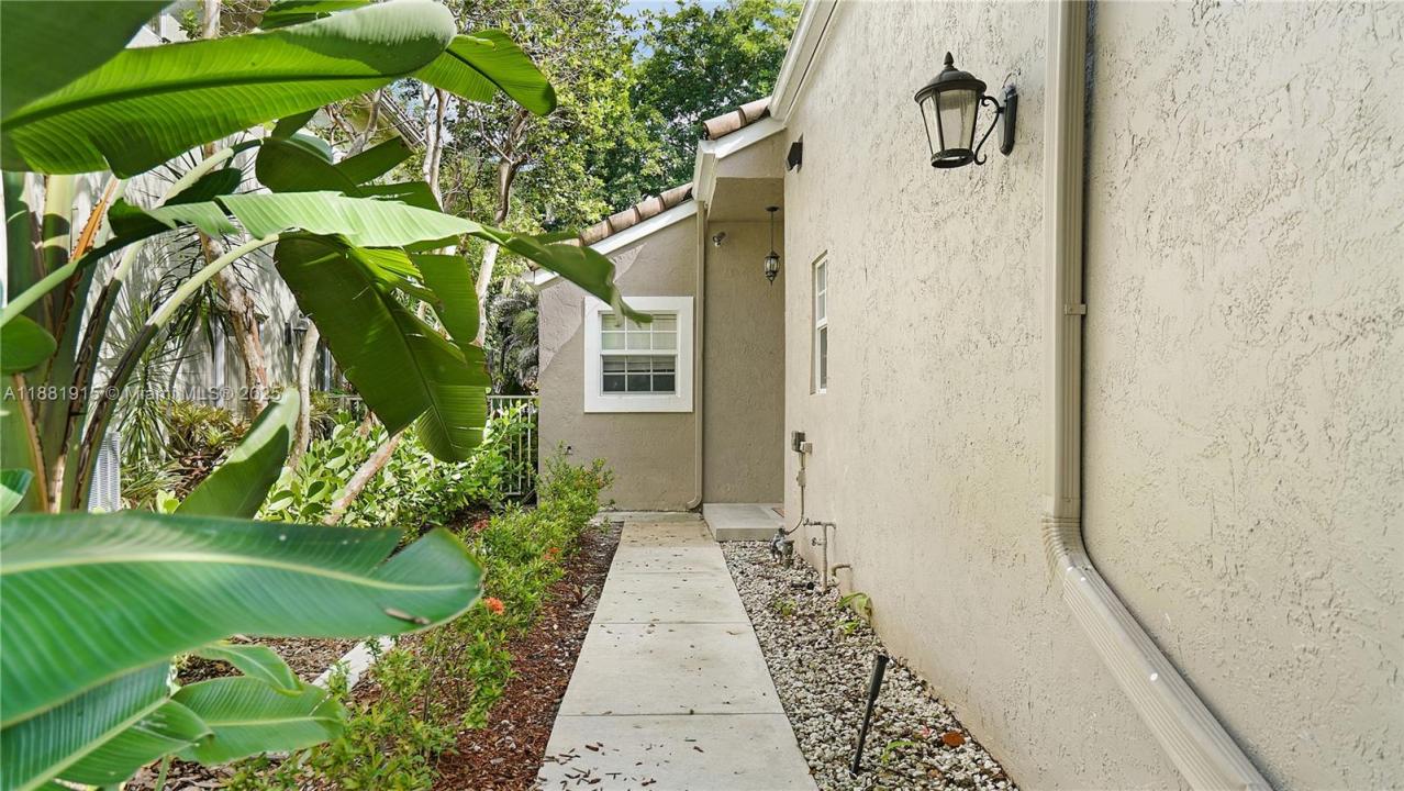 1051 NW 108th Ave, Plantation, Florida 33322, Estados Unidos