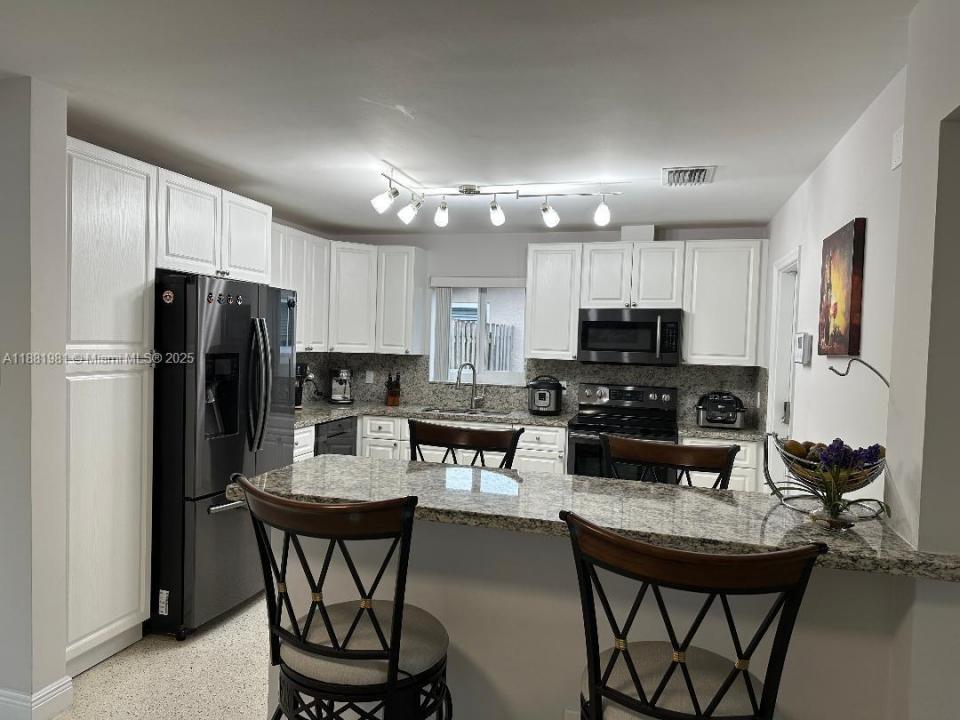 10610 NW 22nd St, Pembroke Pines, Florida 33026, HOA KỲ