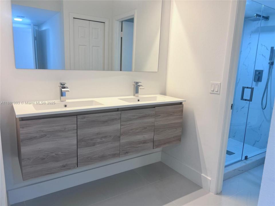 170 Lakeview Dr 103, Weston, فلوريدا 33326, الولايات المتحدة