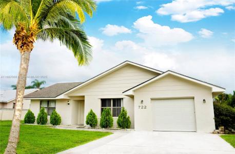 722 SE Thanksgiving Ave, Port St. Lucie, Florida 34984, USA