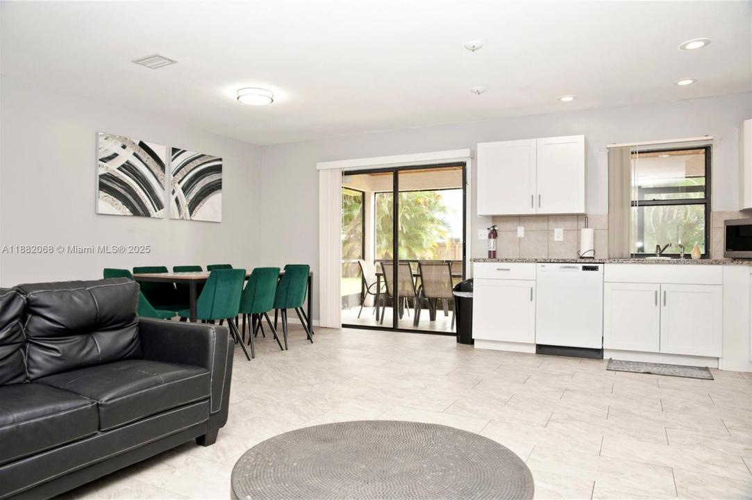 722 SE Thanksgiving Ave, Port St. Lucie, Florida 34984