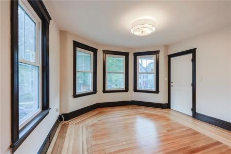 65 Burton Street 2, Bristol, Rhode Island 02809, HOA KỲ