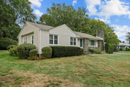 6 Wabasso Terrace, Middletown, RI 02842, USA
