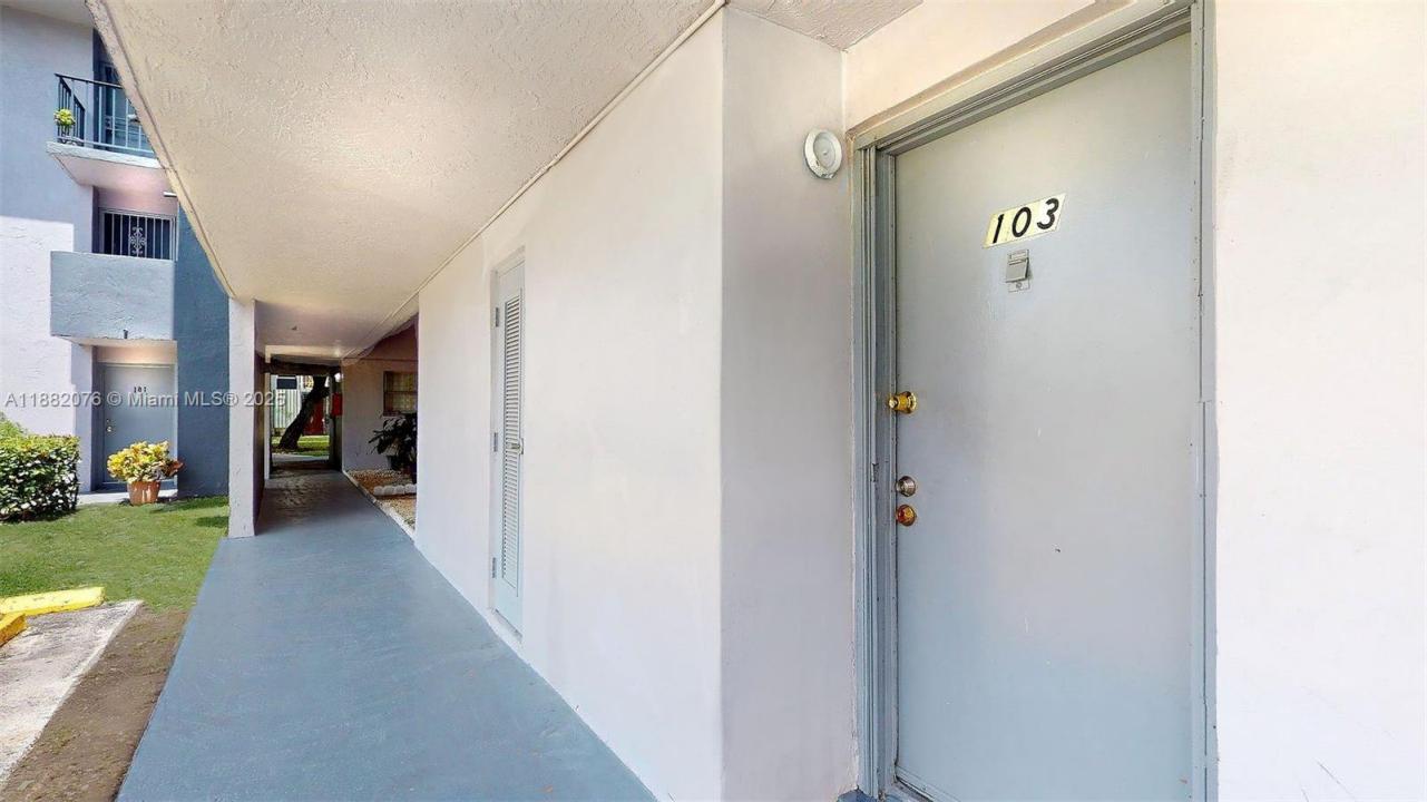 8841 W Flagler St 103, Miami, Florida 33174