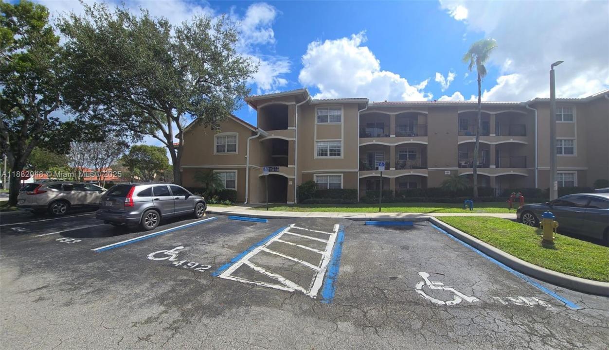 215 SW 117th Ter 14104, Pembroke Pines, フロリダ 33025, アメリカ合衆国